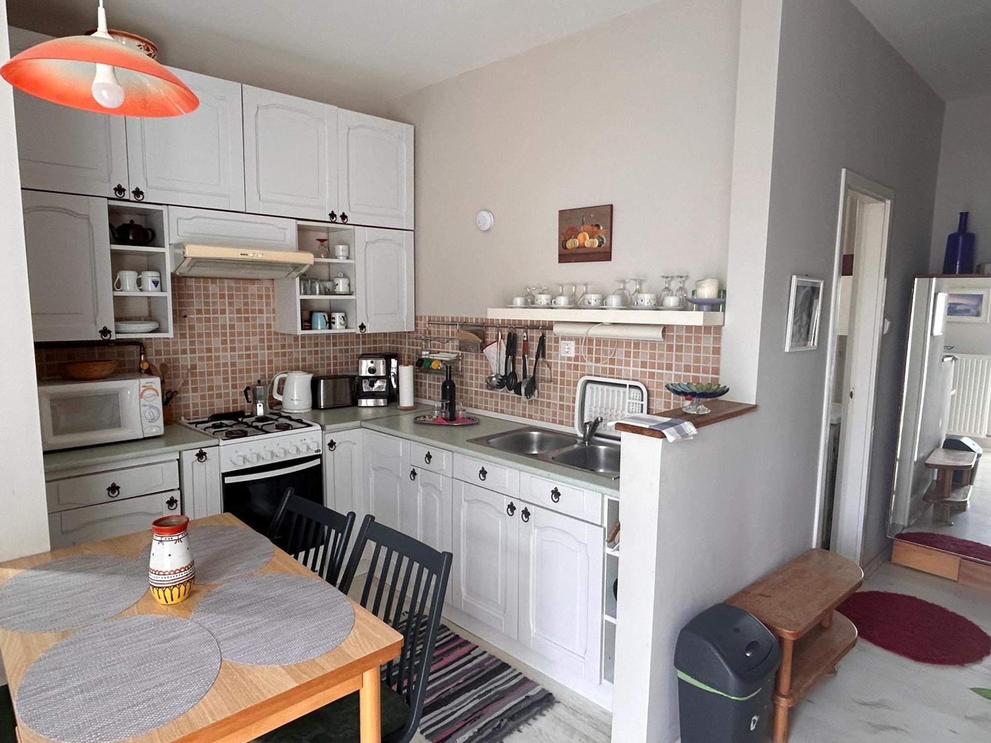 Balazs Apartman Eger Szoba fotó